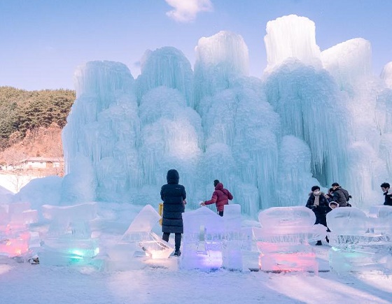 설연휴 국내 여행지 추천 - 청양 알프스마을 얼음분수축제