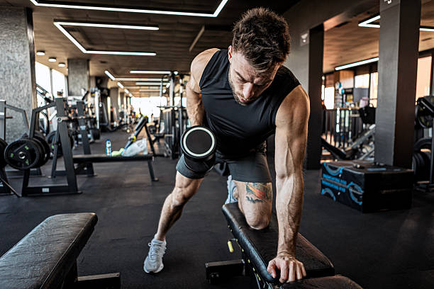 어깨와 팔을 많이 쓰는 운동 후에는 겨드랑이 근육통이 흔히 나타납니다