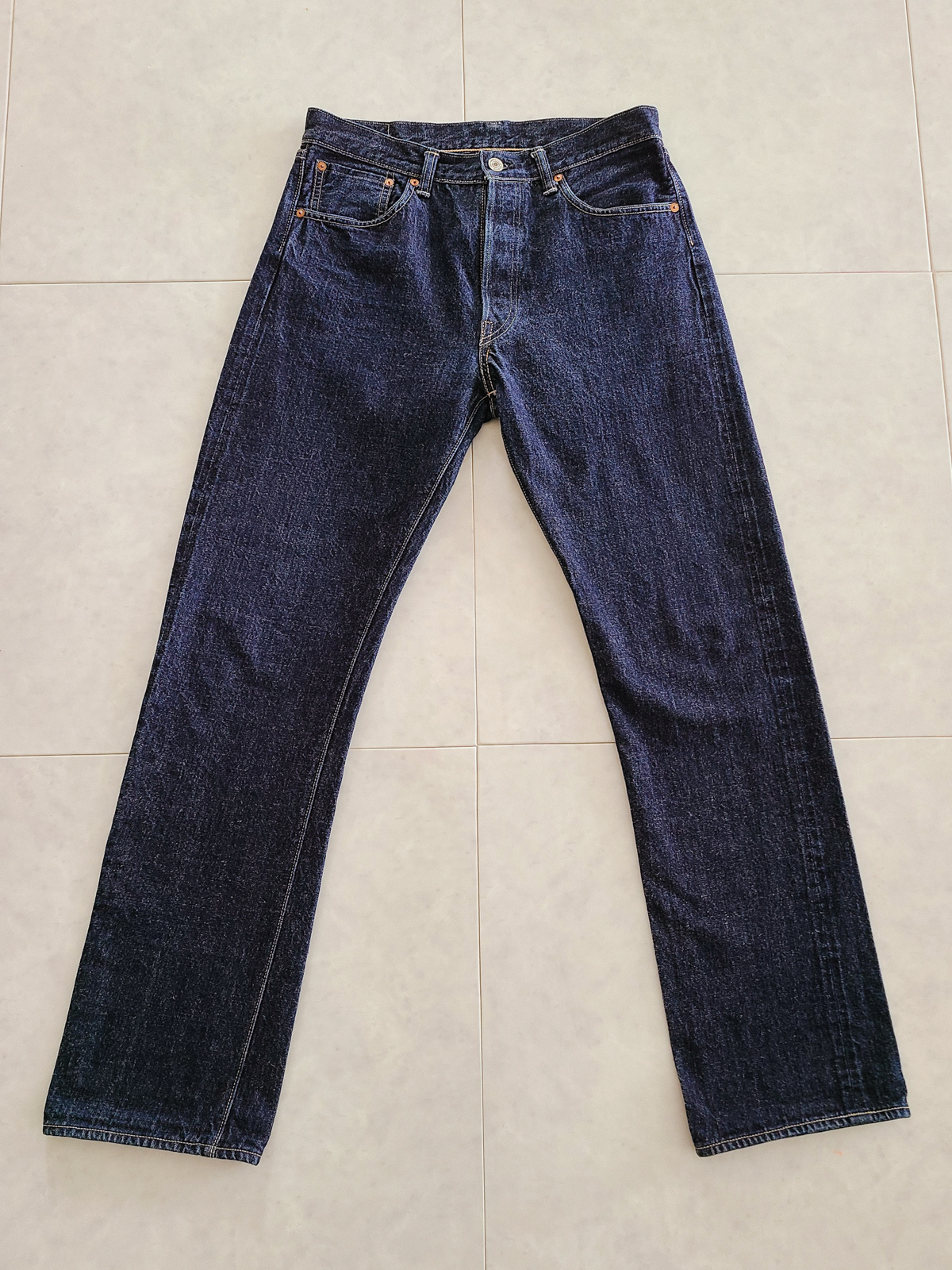 전형적인 5P 데님 디테일을 갖고 있어요