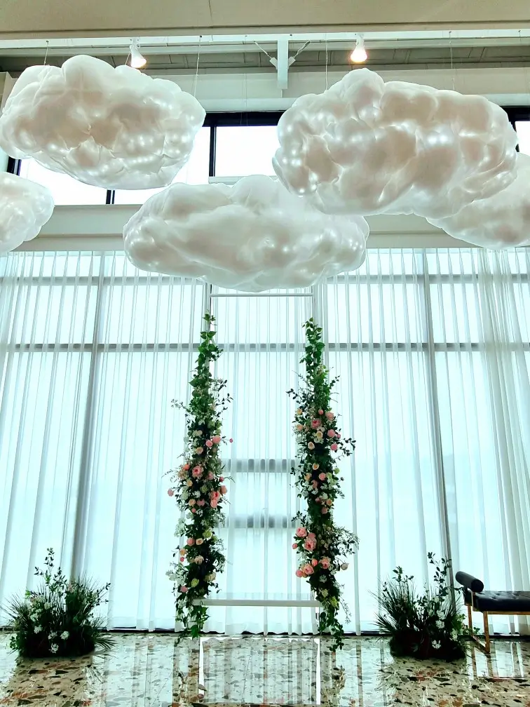 김포 라데아 카페: 깔끔한 감성과 야외 숲 정원의 편안함