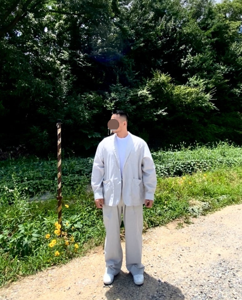 데일리룩('26. 6. 26.)지유 X 엔지니어드 가먼츠 코드레인 재킷 팬츠 셋업, 무신사 무신사스탠다드 쿨탠다드 티셔츠, 아식스 오니즈카타이거 멕시코 66 화이트골드