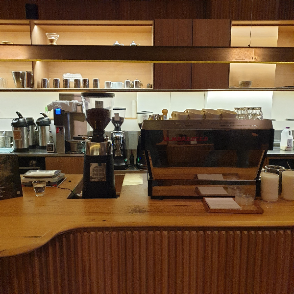 듁스 커피 로스터스(Dukes Coffee Roasters): 멜버른 3대 커피 두 번째_매장 내부