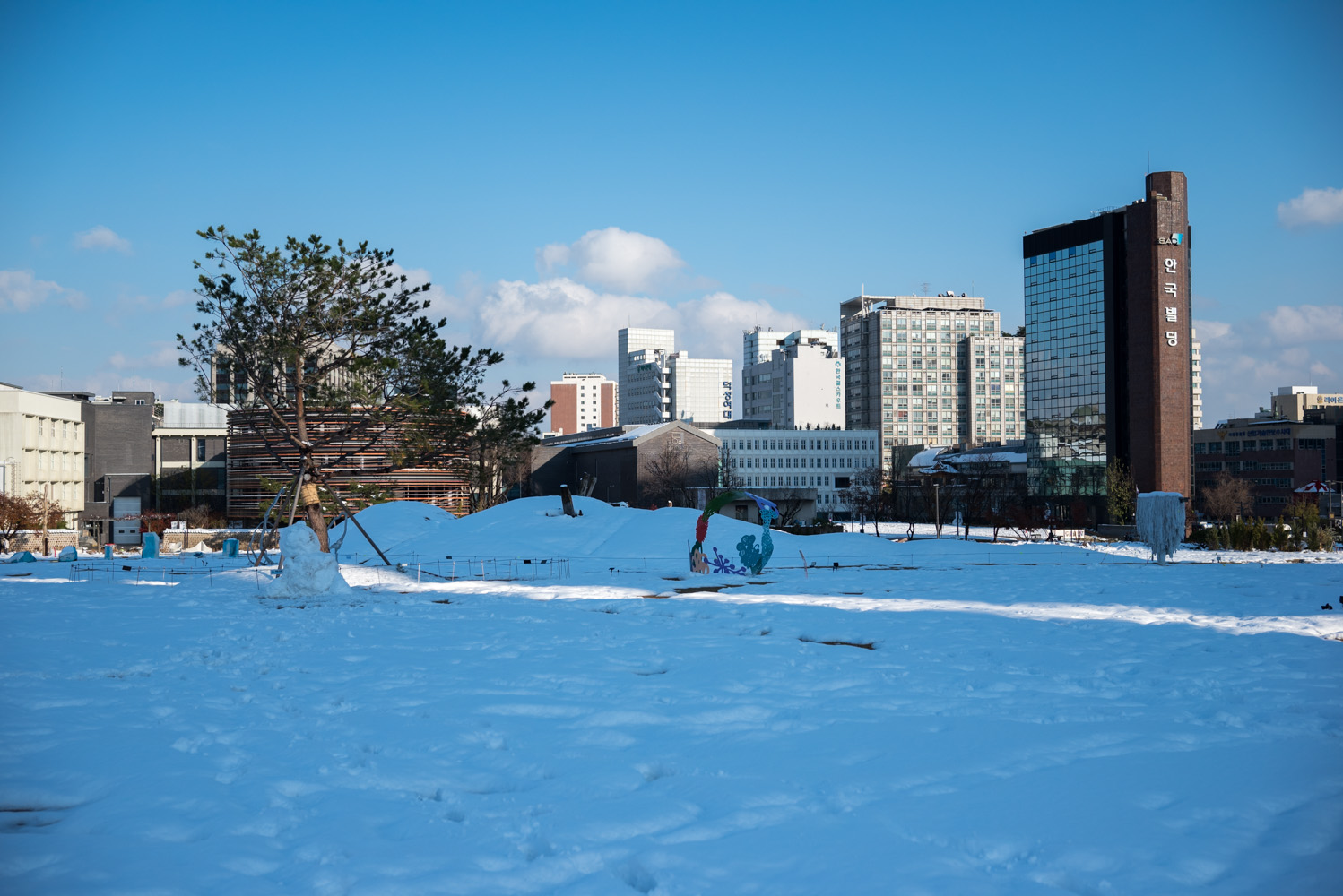 종로의 설경 송현공원