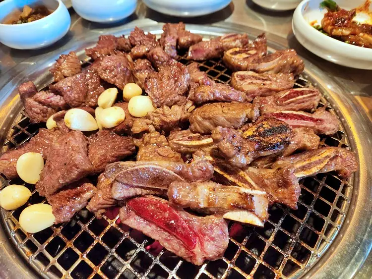 줄서는식당 Korean BBQ, 수원왕갈비, 아보카도 트러플 육회, 빗살로스, LA양념갈비 맛있는 식당 서울대입구역 샤로수길 갈비집 고기집 맛집 소개