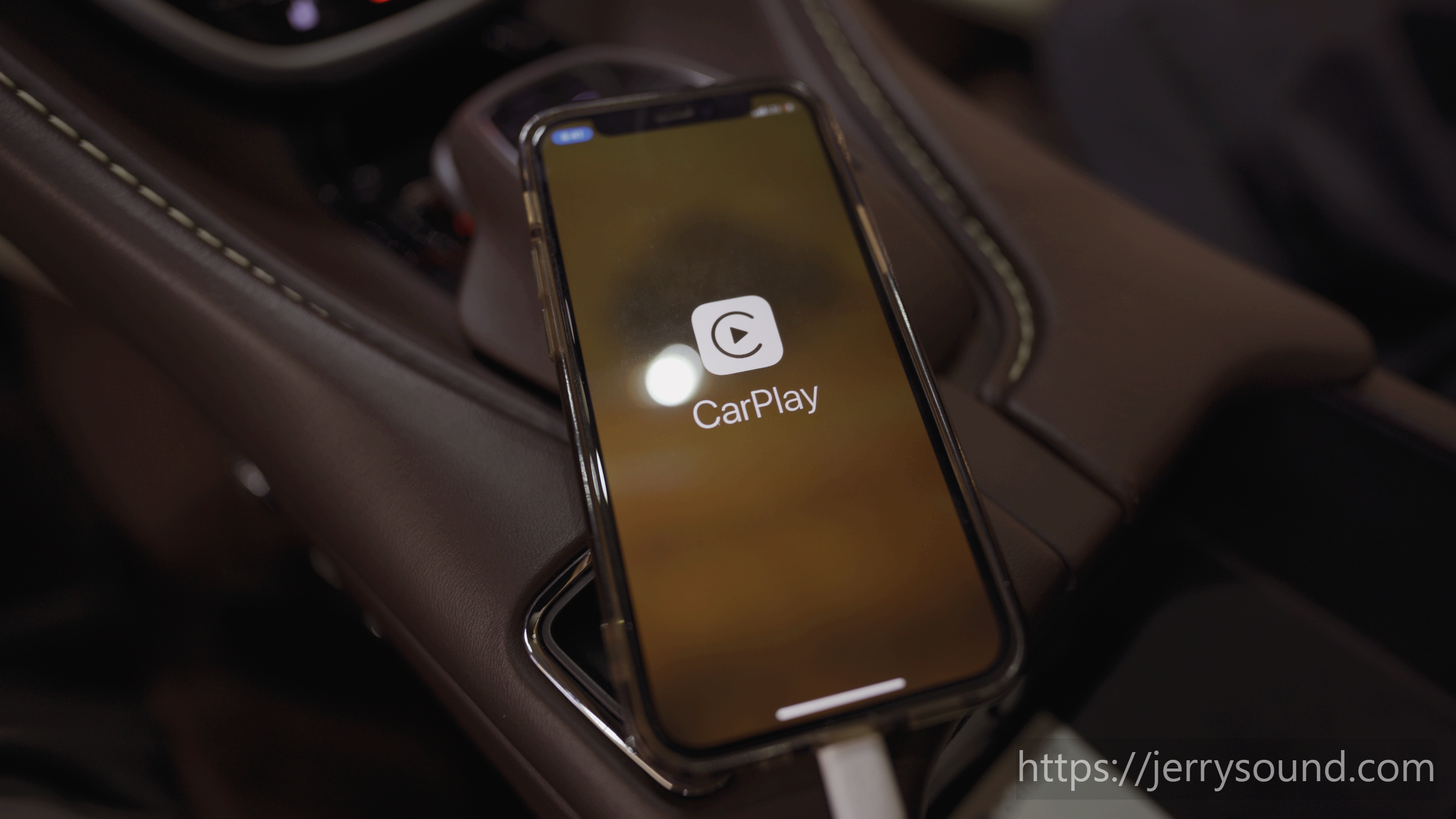 애스턴마틴 카플레이