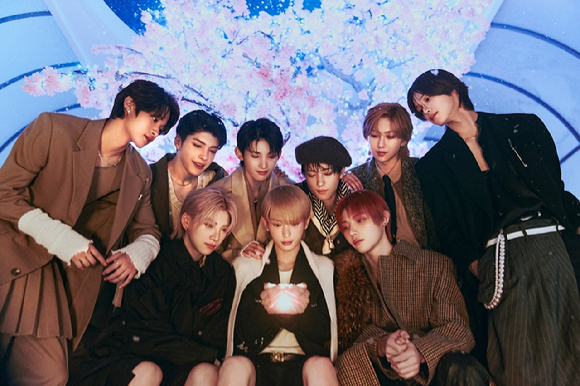 앤팀 단체 콘셉트 포토 [사진=하이브레이블즈]