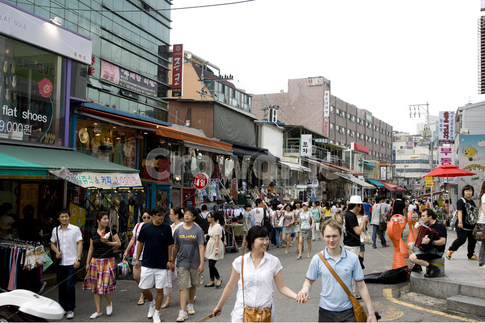 활기찬 홍대거리