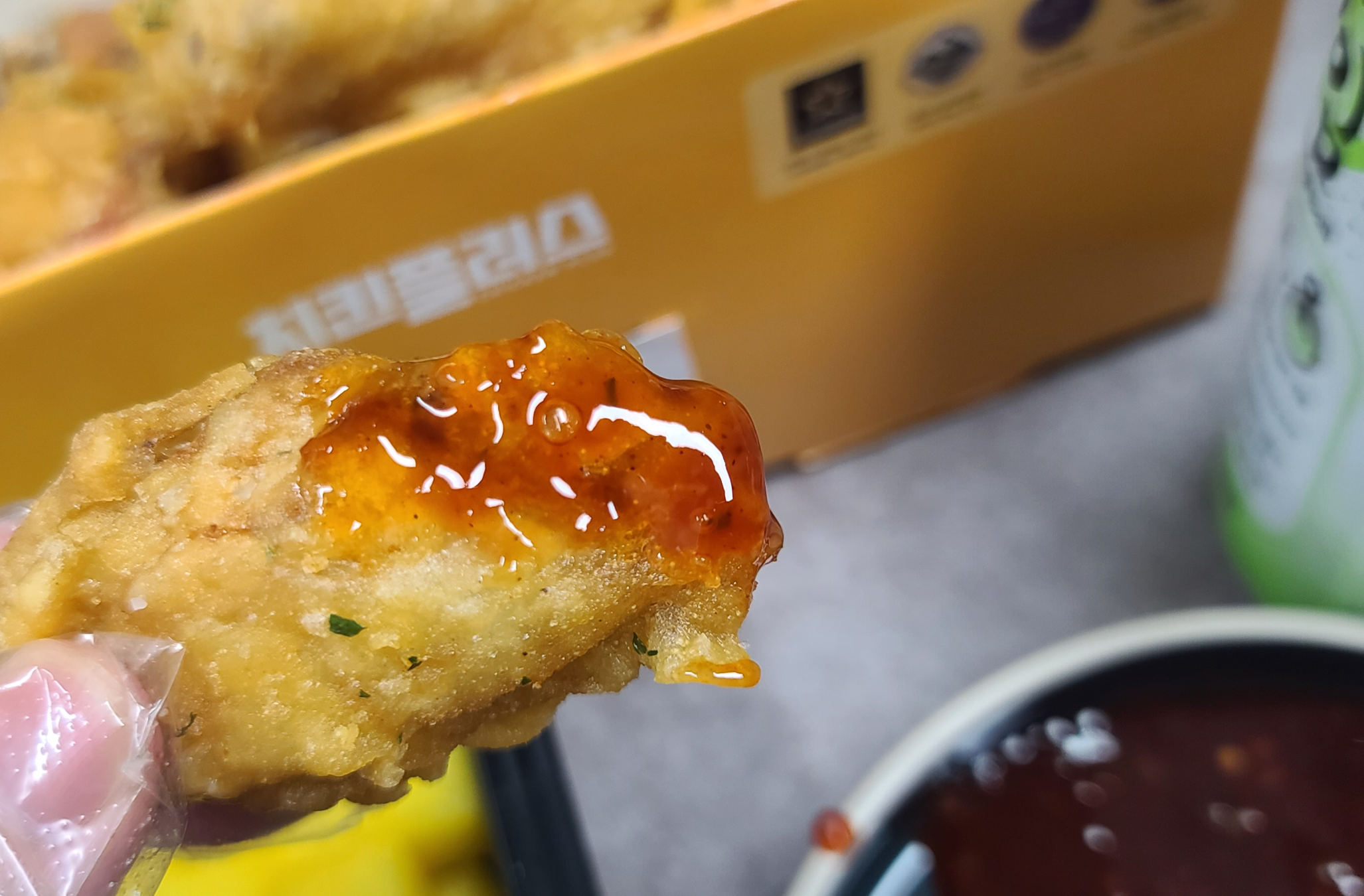 치킨플러스 치킨맛집 메가치킨 15호 깔끔한포장 후라이드치킨 쿠팡이츠할인 CU 생라임 보드카 하이볼 닭다리 소금 양념치킨