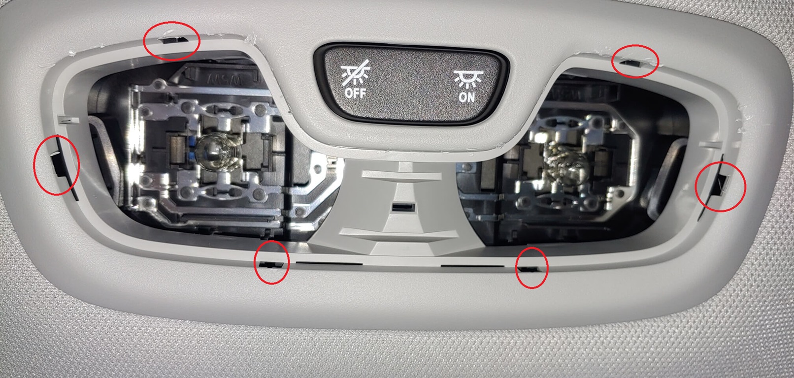 실제 차주가 알려주는 쉐보레 트랙스 크로스오버 - LED 실내등(전등) 교체하기