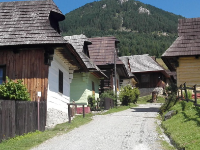 마을 배치와 풍수 – 강·산·길이 만든 집터 질서