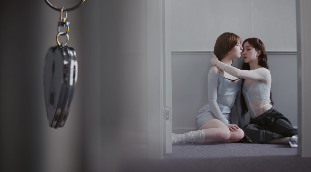 NMIXX(엔믹스) SPINNIN' ON IT