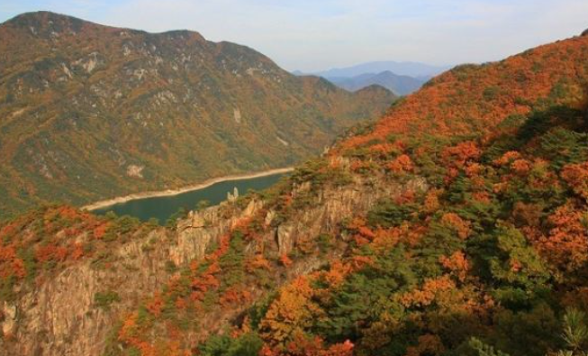 2025 월악산 단풍 절정 시기! 가을 명소 &amp; 등산 코스 완벽 정리