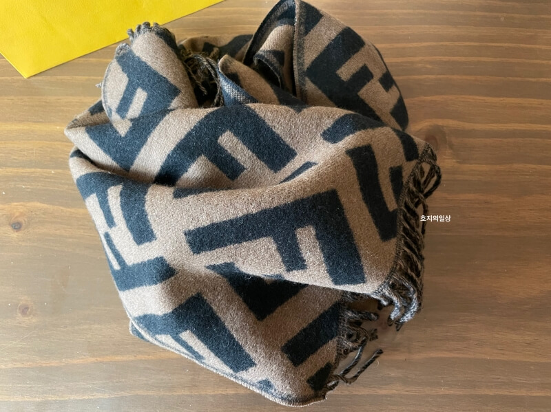 펜디 FF 캐시미어 스카프 머플러 - 도톰 폭닥 소재