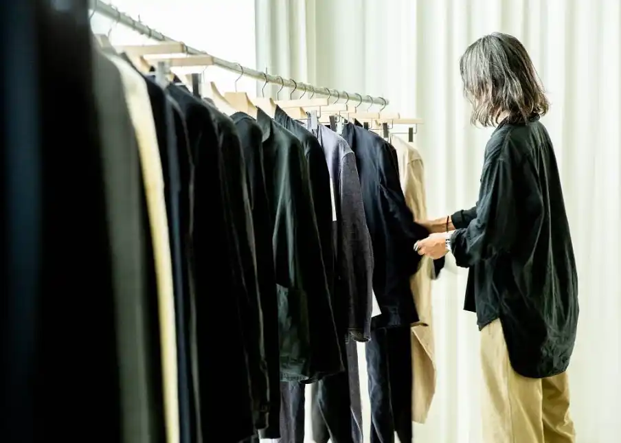 코모리의 디자이너 코모리 케이지로