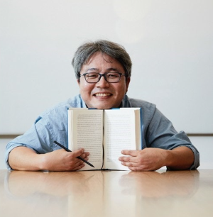 다시, 공부머리 독서법 책 표지 ❘ 영유아 책 읽어주기 장면 ❘ 초등학생이 혼자 책 읽는 모습 ❘ 독서다이어리 예시 ❘ 부모가 아이에게 책 읽어주는 순간