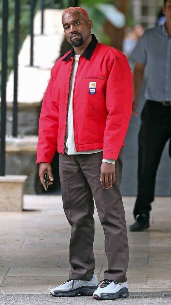 칼하트 재킷을 입은 카니예