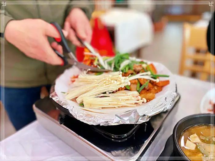 2TV 생생정보 전북 진안 더덕구이 + 흑돼지 불고기 산채 정식 맛집