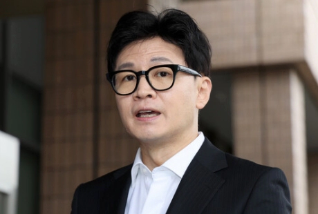 한동훈 검사 프로필 지지율 관련주