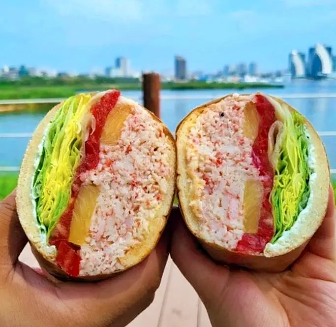 토요일은 밥이좋아 토밥 오픈부터 줄서는 식당 극강의 감칠맛을 자랑하는 홍게 샌드위치 동해 속초 맛집 추천 토밥즈 방송정보
