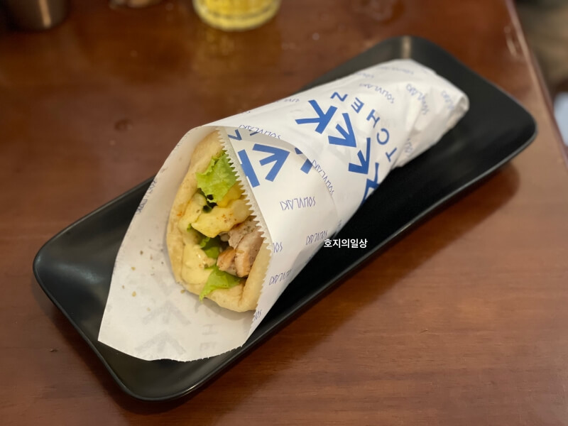 나트랑 시내 맛집 그릭 키친 - 메뉴 치킨 피타