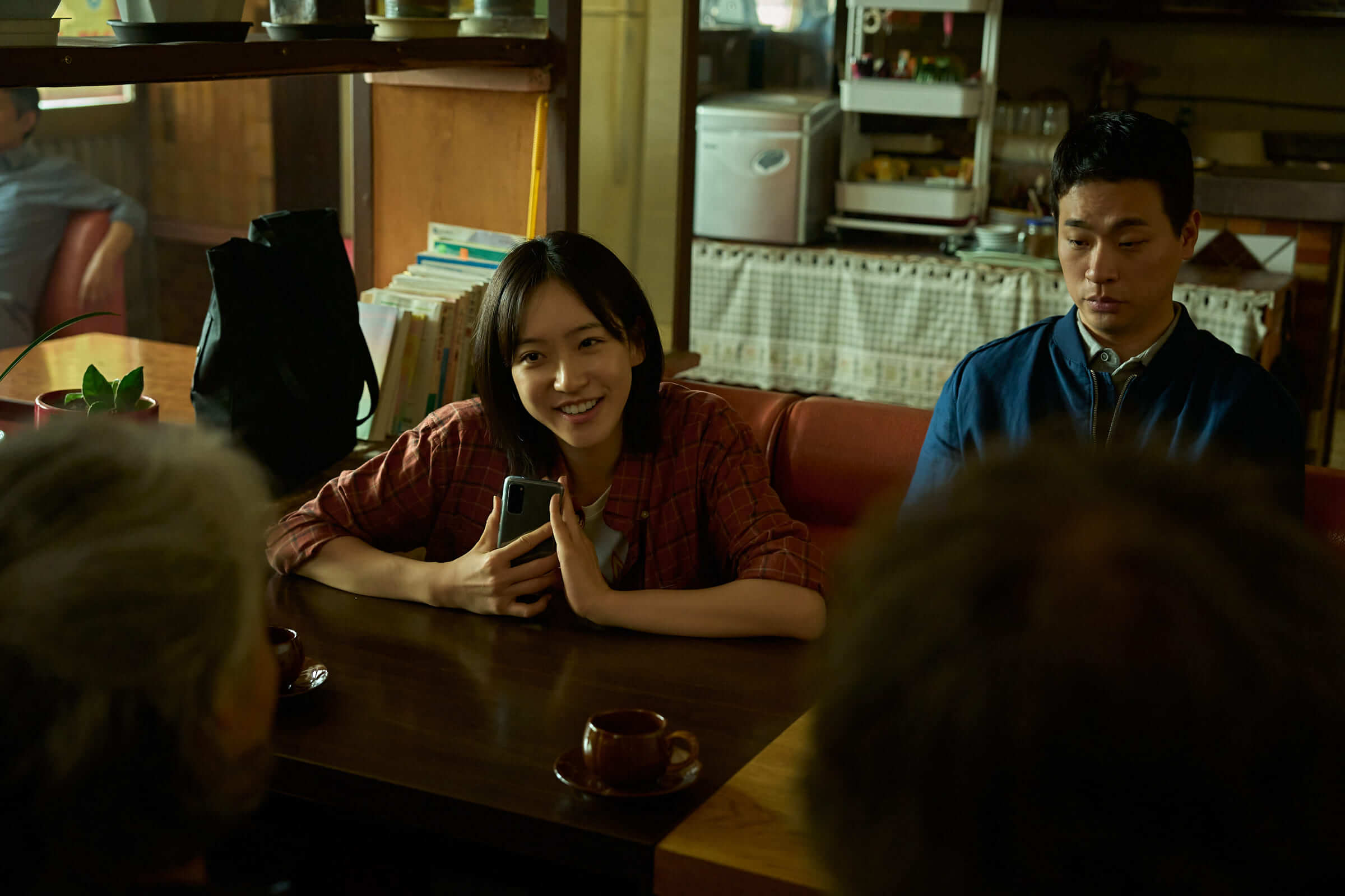 영화 얼굴 원작과 비교