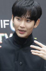 배우 김수현 프로필