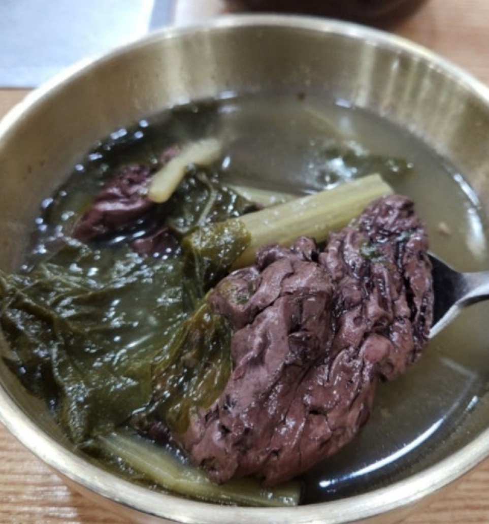 동네한바퀴-공주-알밤육회-시장정육점식당-선지해장국