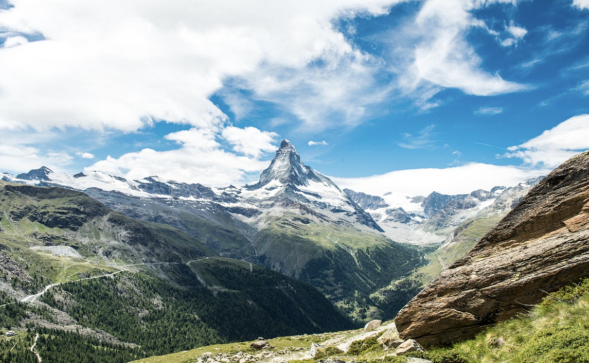 저예산 vs 고급 효도 여행 관련 사진