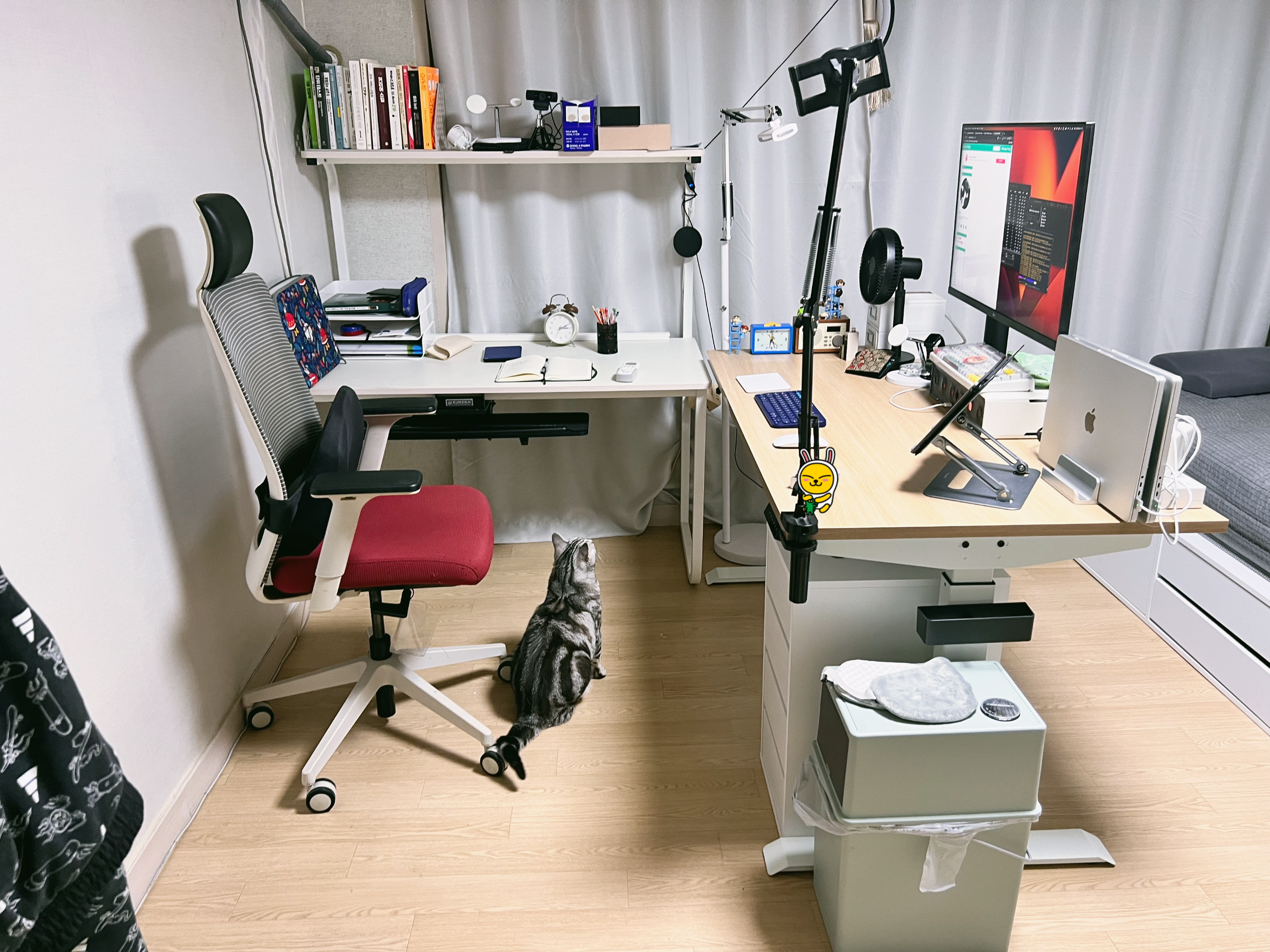 포더홈 모션데스크로 꾸민 나의 작업 공간