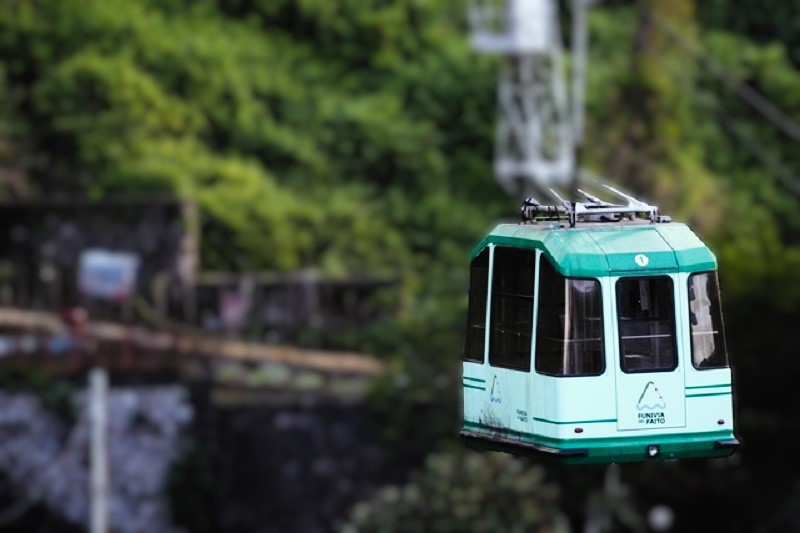 나폴리 케이블카 추락- 사고 개요