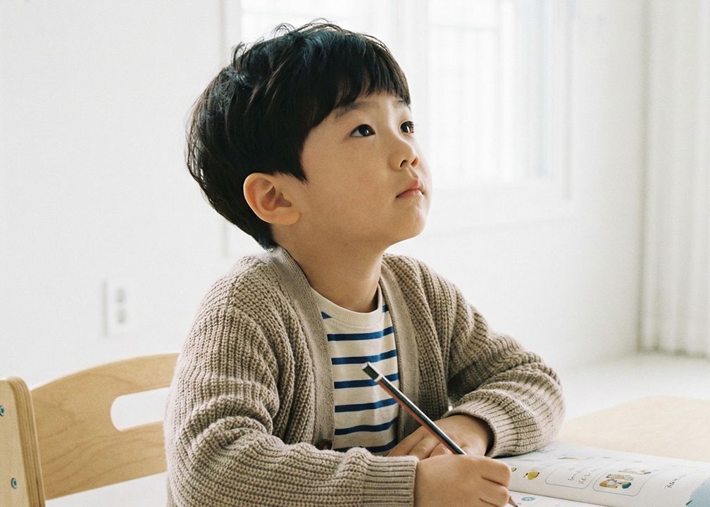 우리 아이, 아직도 수학을 외우고 계산하는 연습만 반복하나요? 수학은 암기과목이 아닌이해와 응용의 학문입니다.