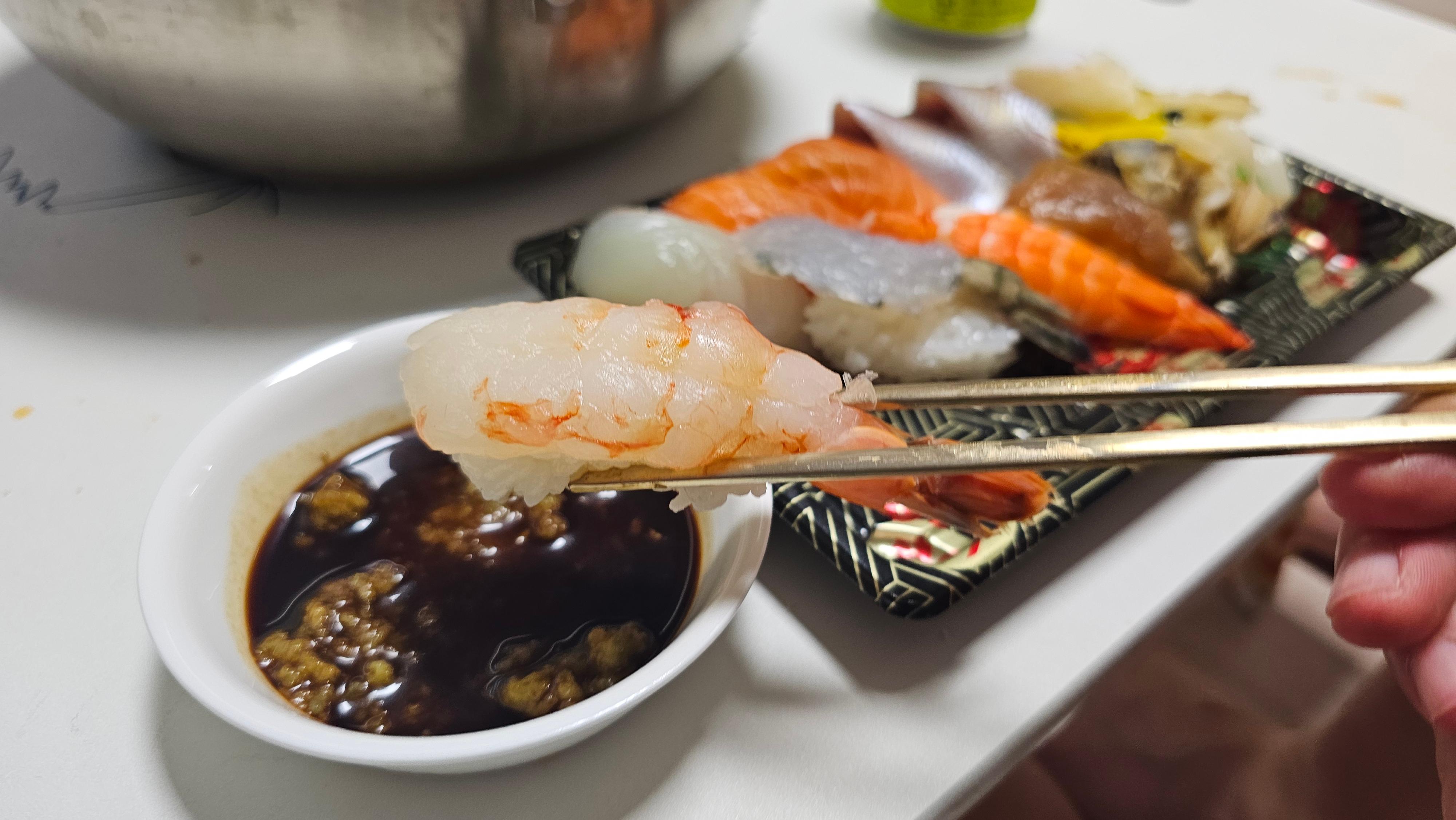 새우초밥 사진 간장 와사비