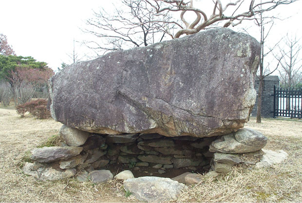 개석식 고인돌 (蓋石式 支石墓)