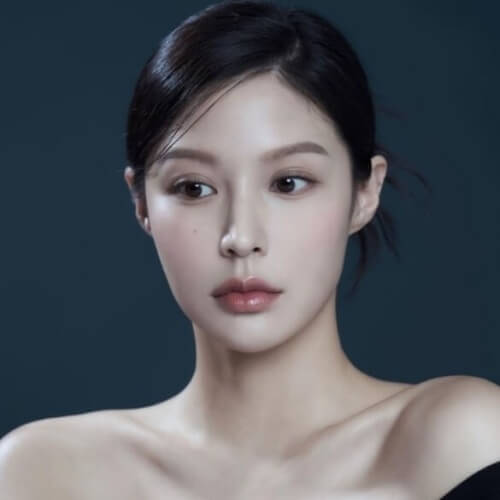 조민 앞모습