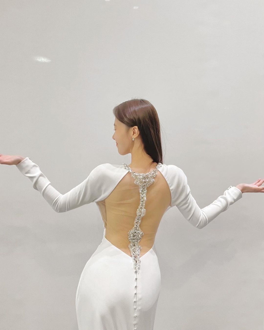 방민아 뒤태