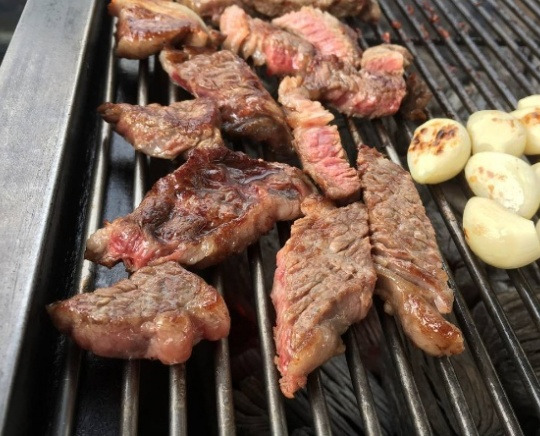 과천 한우 정육식당 '어울더울'