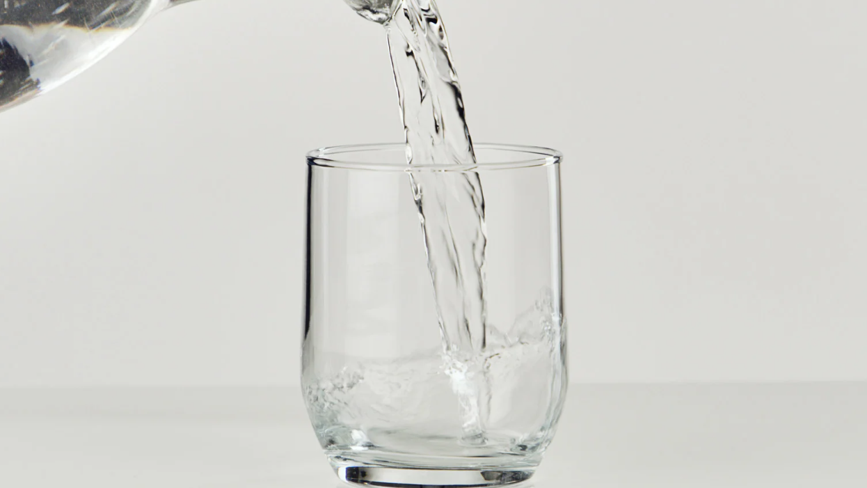 수분 섭취와 피부에 관한 이미지