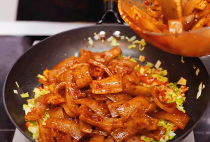 돼지껍데기 볶기