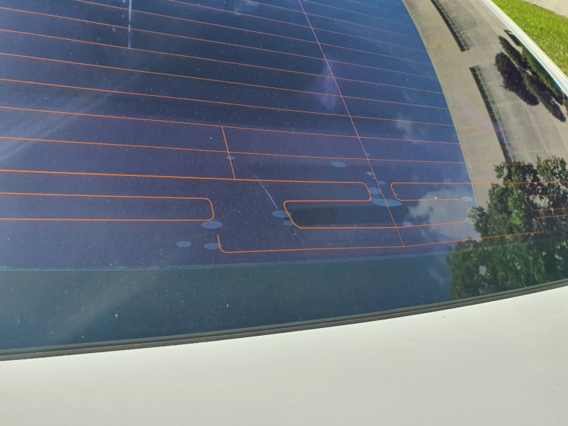 자동차-뒷유리-기포-일어나는-현상