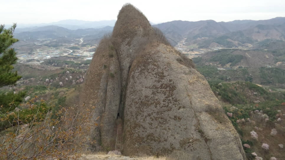 100대 명산 등산하기 서른한번째 진안 마이산 기묘한 돌산이 들려주는 자연과 시간의 이야기