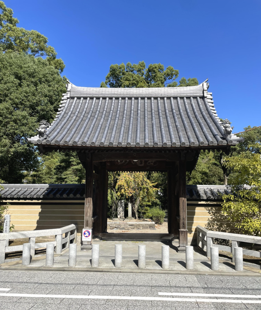 쇼후쿠지 신사 출입구