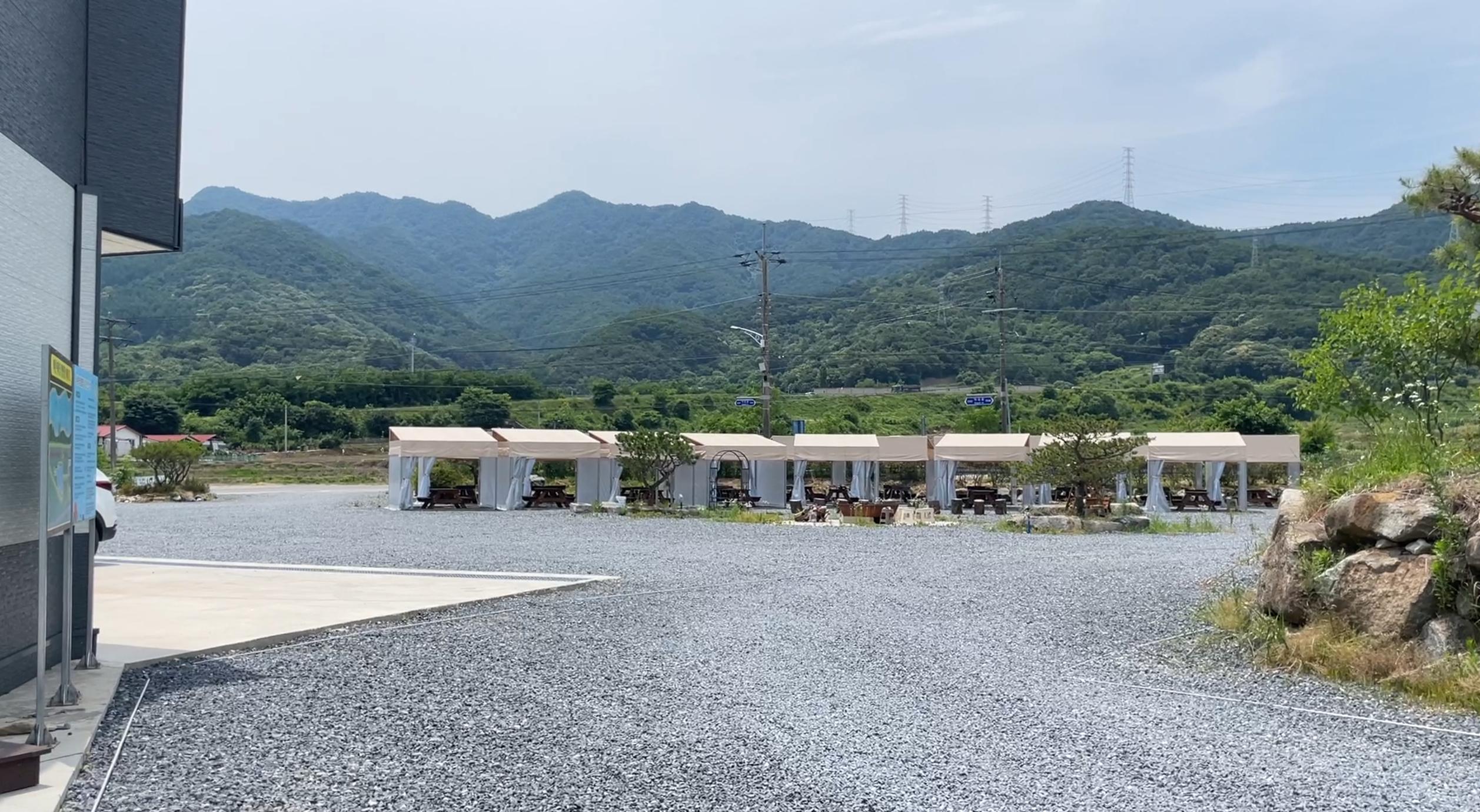 이른아침캠핑장 바베큐존