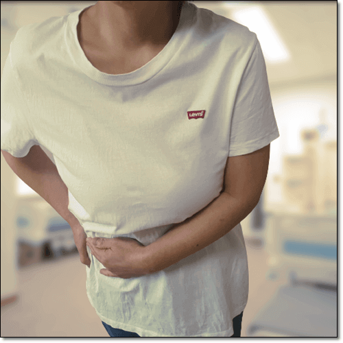 브로멜라인 효능 소화기 건강, 배아픈 여성