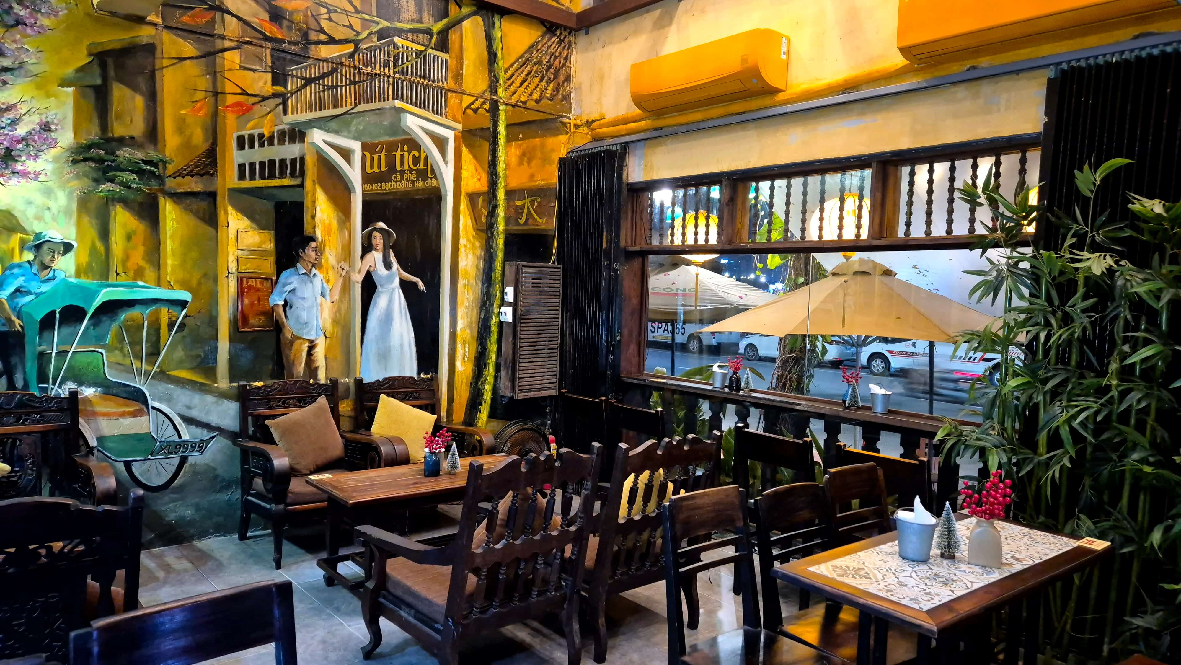 &Uacute;t Tịch Caf&eacute;