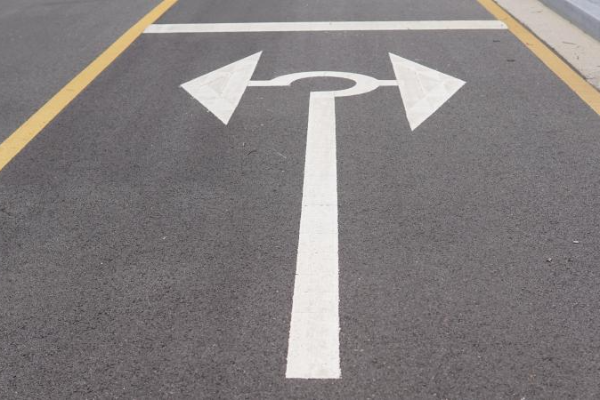 도로 위의 위험 요소와 운전자가 예방할 수 있는 방법