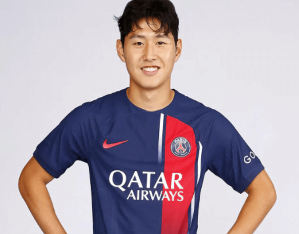 PSG 전북 축구 이강인 사진입니다.
