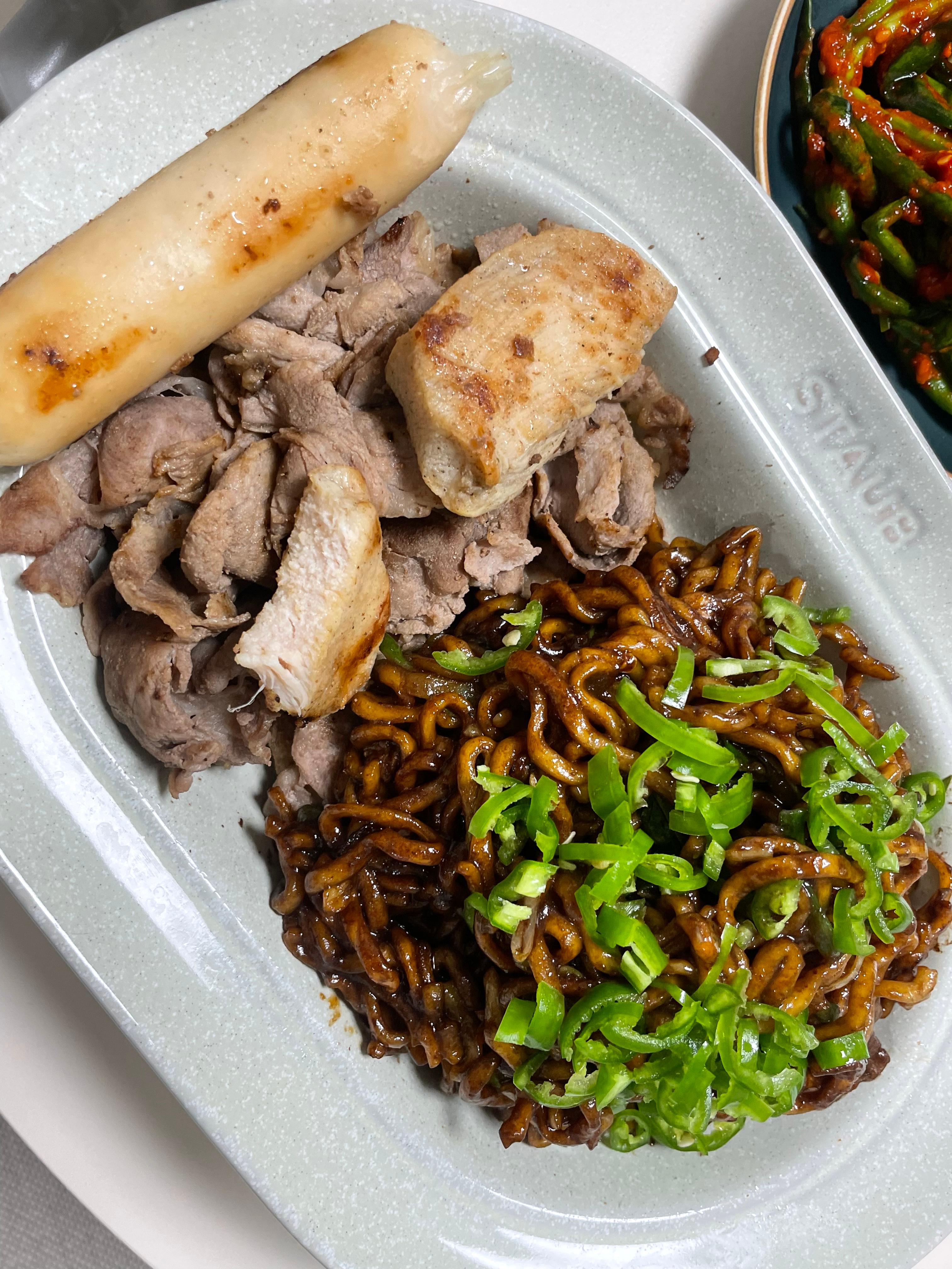 짜파게티 건면, 닭가슴살, 닭가슴살 소세지와 대패 목살, 파김치