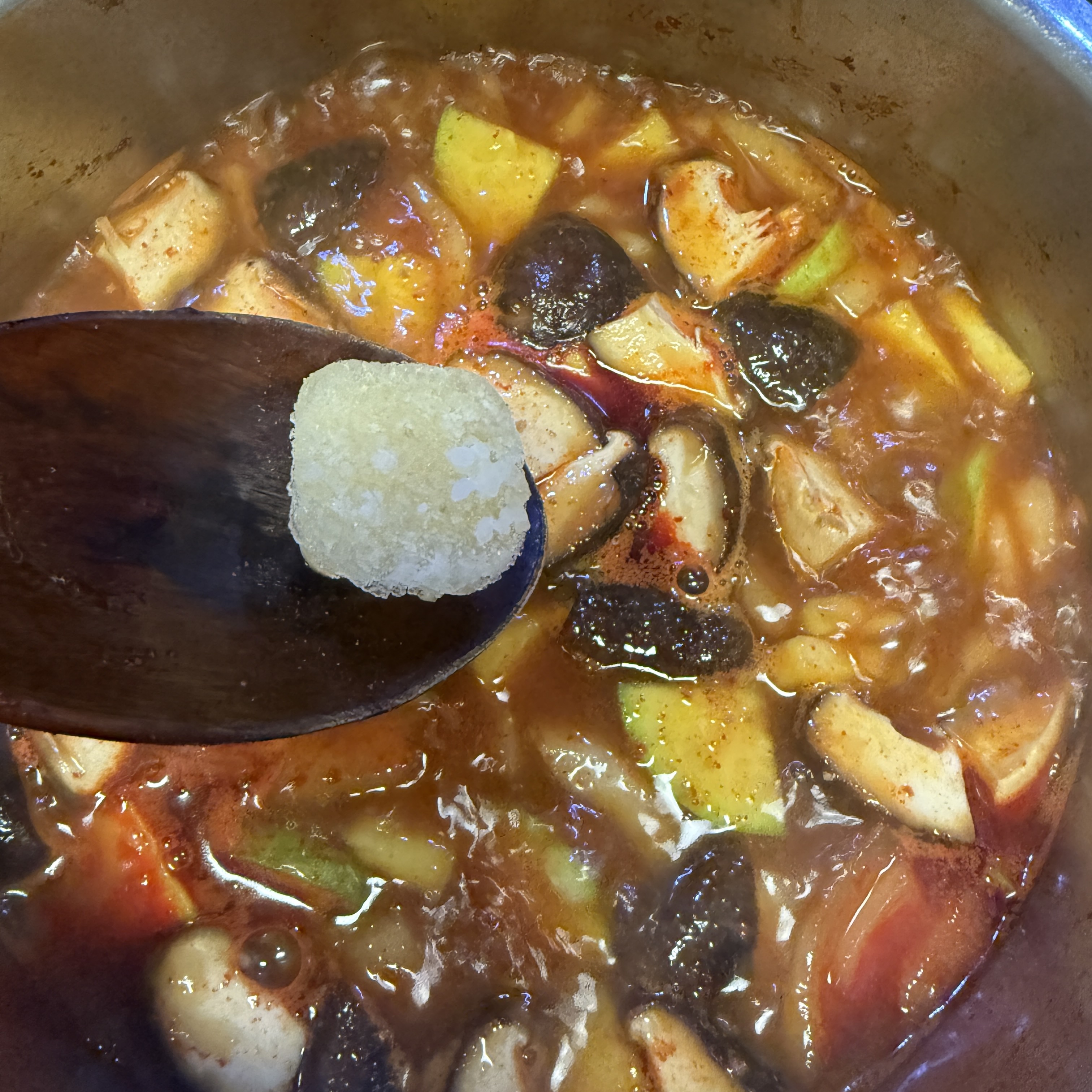 코인육수로 간단하게 끓이는 찌개