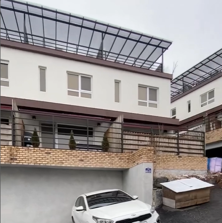 경기도 광주시 타운하우스, 3층으로 되어 있고, 난로가 테라스에 있어 불멍도 가능하다