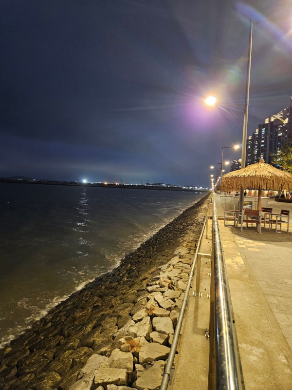 수변공원 방파제